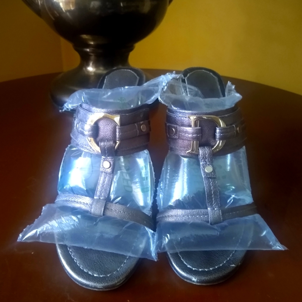 Christian Dior CD logo leather mules